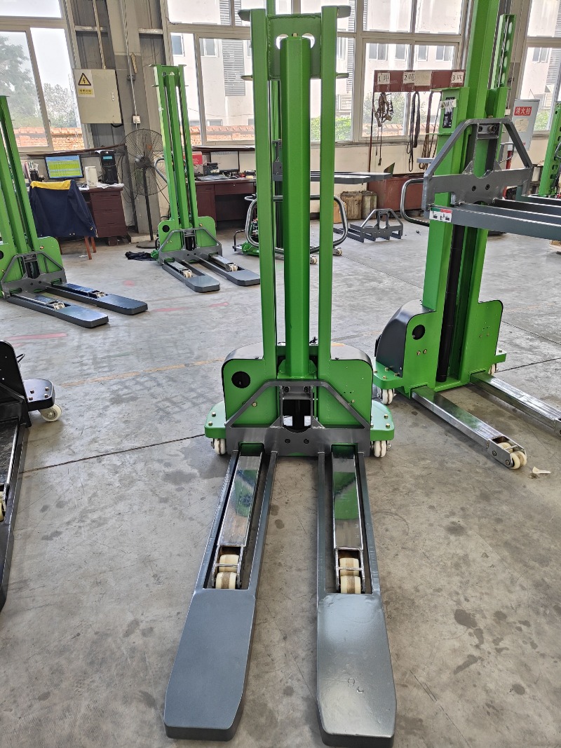1000kg 1300kg 1500kg Self Load - Electric Forklift 评论和价格